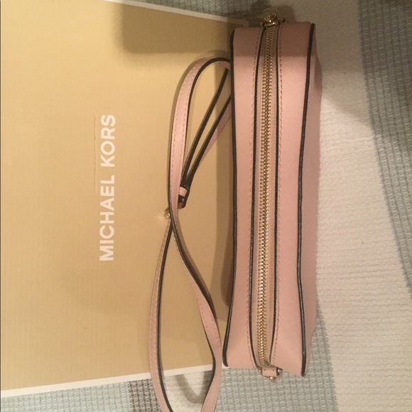 NEW MICHAEL KORS BAG - Picture 10 of 14